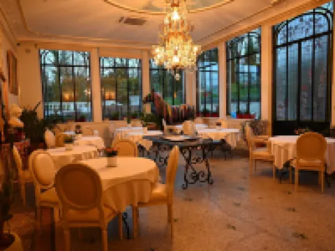 ラ ヴィラ ウジェーヌ エペルネーのホテル