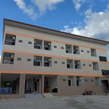 V2 Hotel Отели в г. Нанг Ронг