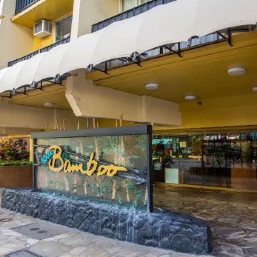Castle Bamboo Waikīkī Hotel