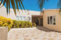 Juanedu Suites - parking