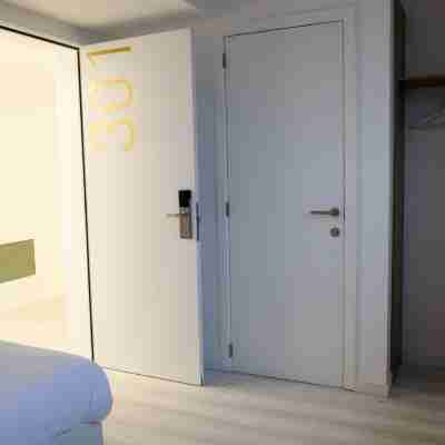 Corbie Lommel Ring Rooms