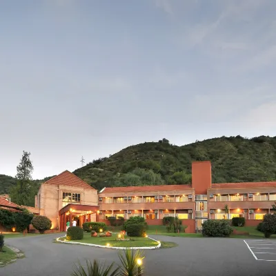 Pinares del Cerro Resort & Suites Hotels in der Nähe von Rathaus