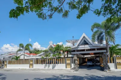 RedDoorz Plus Syariah at Alam Raya Hotel Hoteles cerca de Talise Beach