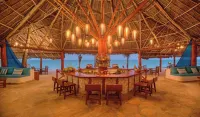 Bluebay Beach Resort & Spa - bar