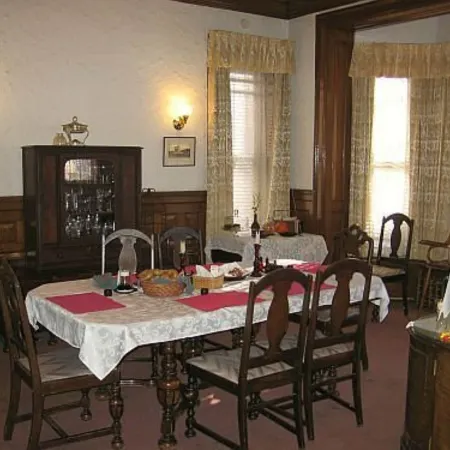 Olde Judge Mansion B&B