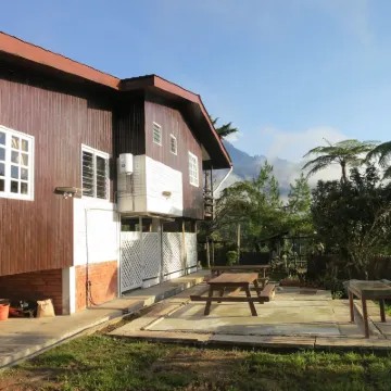 Mile 36 Lodge Hotels near Hounon Ridge Farmstay & Camping