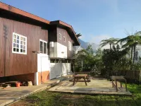 Mile 36 Lodge - parking