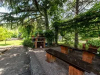 Elegant Lovran Apartment with Large Outdoor Area Hotel di Opric