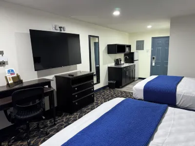 Lakeside Inn & Suites