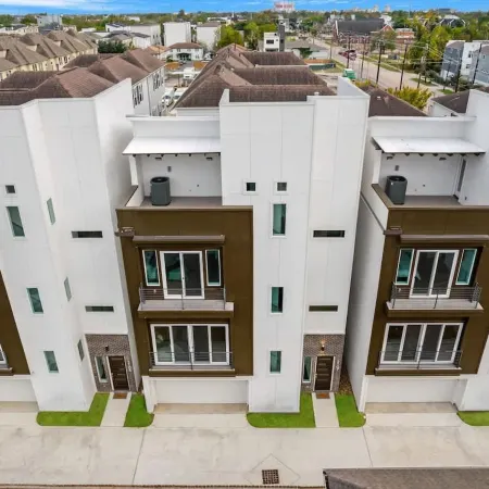 Luxurious 3 Bed3 Bath Near Downtown Houston