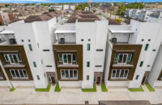 Luxurious 3 Bed3 Bath Near Downtown Houston
