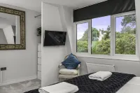 Sunset Townhouse with Parking - Bungalows