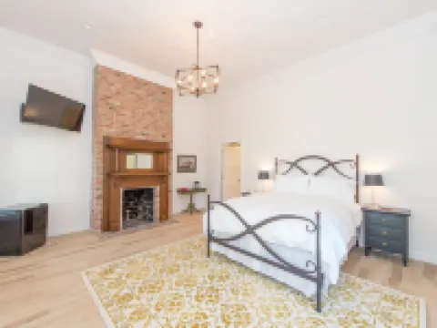 Benson Guest House Hotels in Uvalde