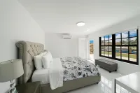 Dania Beach Unit 1 by PMI Hotel di Dania Beach