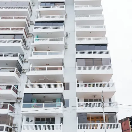 Apartment - Sleeps & Free Parking