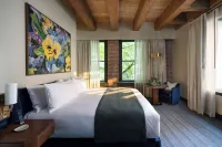 Populus Seattle Hotels near Chile Pepper