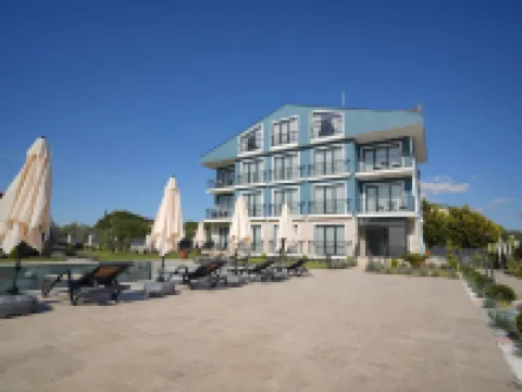 GRAPE HOTEL