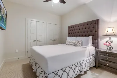 Spacious Modern Condo Near French Quarter