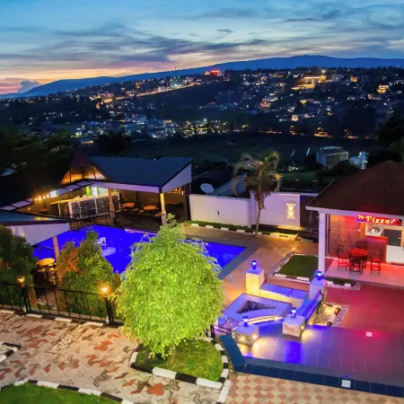 Netluna Villa Hotel & Tours