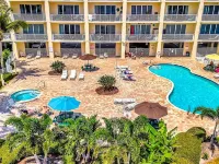 The Bayview a Quaint 1 1 Balcony on the bay Hotels in Bay Pines