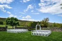Inn at Evergreen - Barer