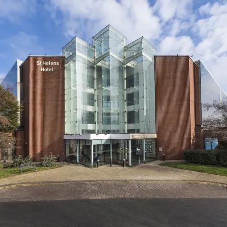 Mercure St Helens Отели рядом с достопримечательностью «Ноузли-роуд»