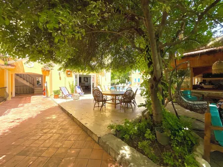 Gunes Hotel & Apartments