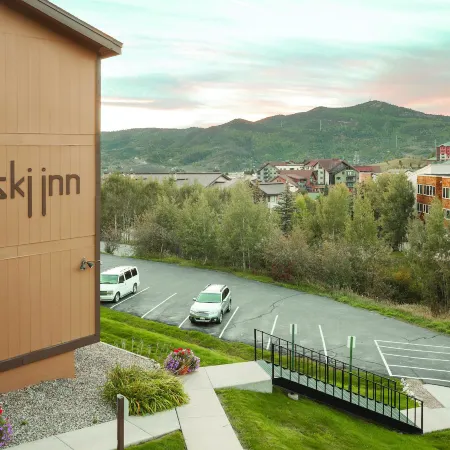 Ski Inn