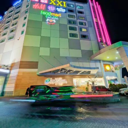 Grand Jatra Hotel Balikpapan Отели рядом с достопримечательностью «Пляж Melawai»