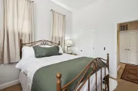 Haile Yeah! 1BR 1BA Guest Suite in Haile Village