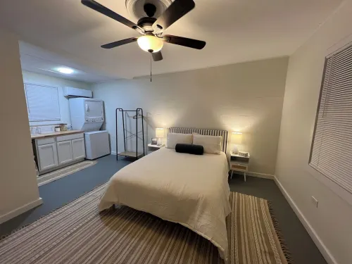 Stylish and Simplistic 1-Bedroom, 2-bathroom apartment at Locklairs Landing.