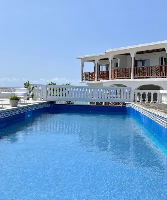 Al Camar Lodge Hotels in Джомани