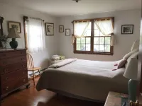Charming Rental. Pond Village Area,