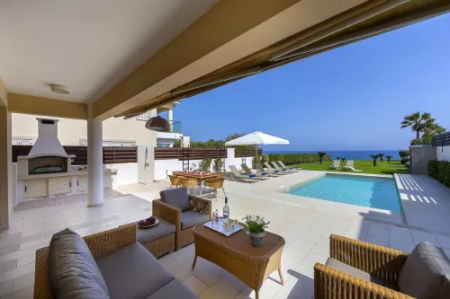 Protaras Beachfront Villa Pietra - parking