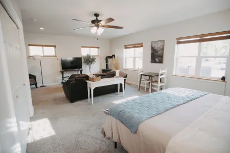 Goldsmith's River Front Inn Отели в г. Боннер-Запад Риверсайд