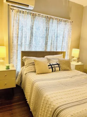 Aparthotel: Lopsy Blue -by Arena/Marshall/Hospital