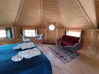 Les Cabanes du Grand Nord Hotels in Regny