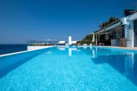 Icarus Luxury Beachfront Villa - Huvilat