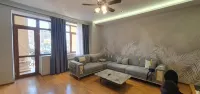 尼扎米街明珠