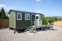 Cabin for 2 with Walks WiFi Bat and Restaurant