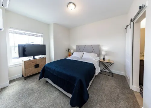Happy House Neighboring Nature charming Colorado Springs with AC, WiFi