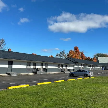 Glengarry Extended Stays