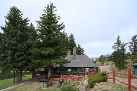 Beaver Meadows Resort Ranch Отели в г. Ред Фетер Лейкс