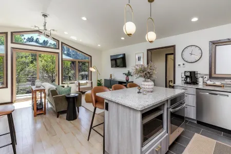 Modern Luxury Retreat - 2 Br/1BA - Minutes from Downtown