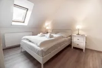 Wonderful apartment "Kuhstall" in a rural location Hotels in Brake