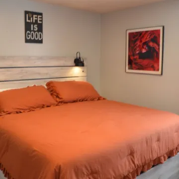 The Perfect Spot: 2-Bedroom Apt - Centrally located in fabulous Enterprise!