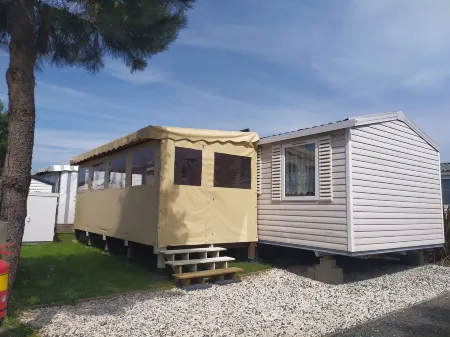 Mobil-home Dans Camping Calme Avec Piscine, 2,8 km de la Plage