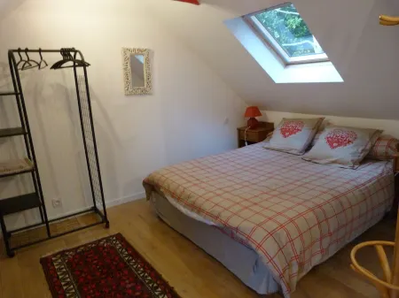 Concarneau, Former Mill of Kérangoc, in the countryside, near the ocean, Wifi Отели в г. Мелгван