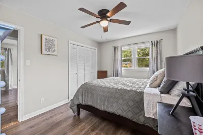 Come stay and enjoy the cozy & comfortable Frances House! Hotels near Downtown Artistry