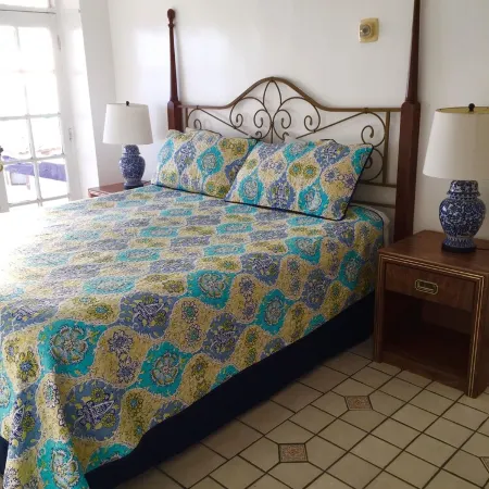 Gigantic House-Great for Familes, Friends, Couples-Ocean Views-Steps to beach